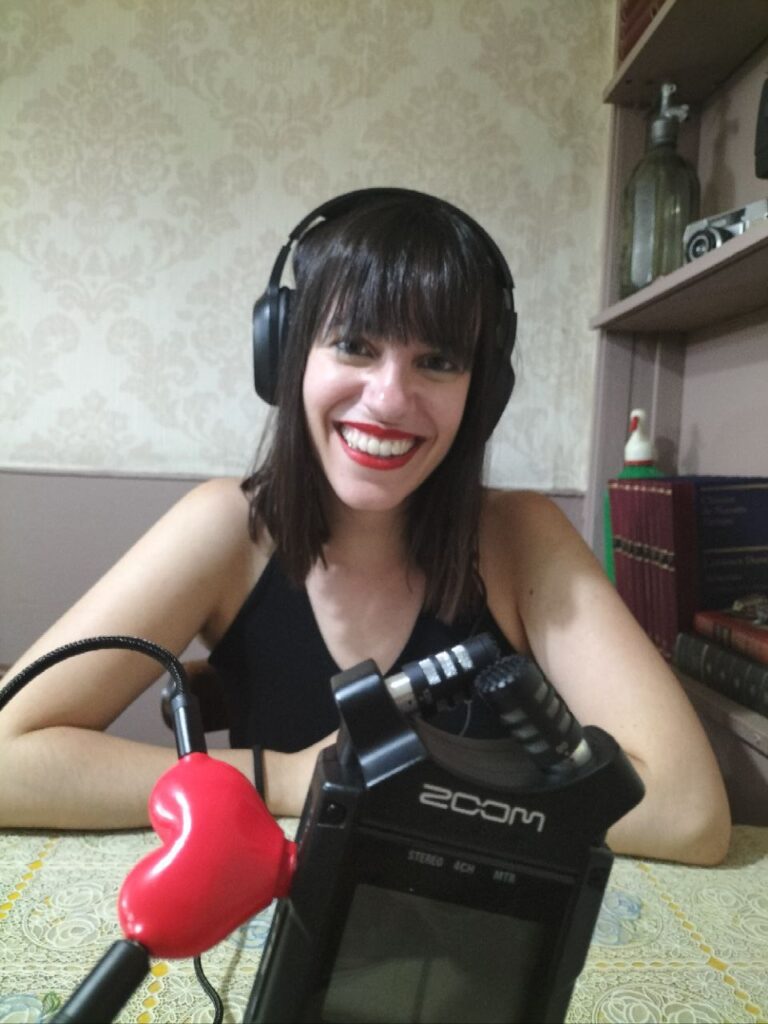 Silvia Machado en una entrevista de Charly Radio en El Restaurante la Casita, Tenerife.